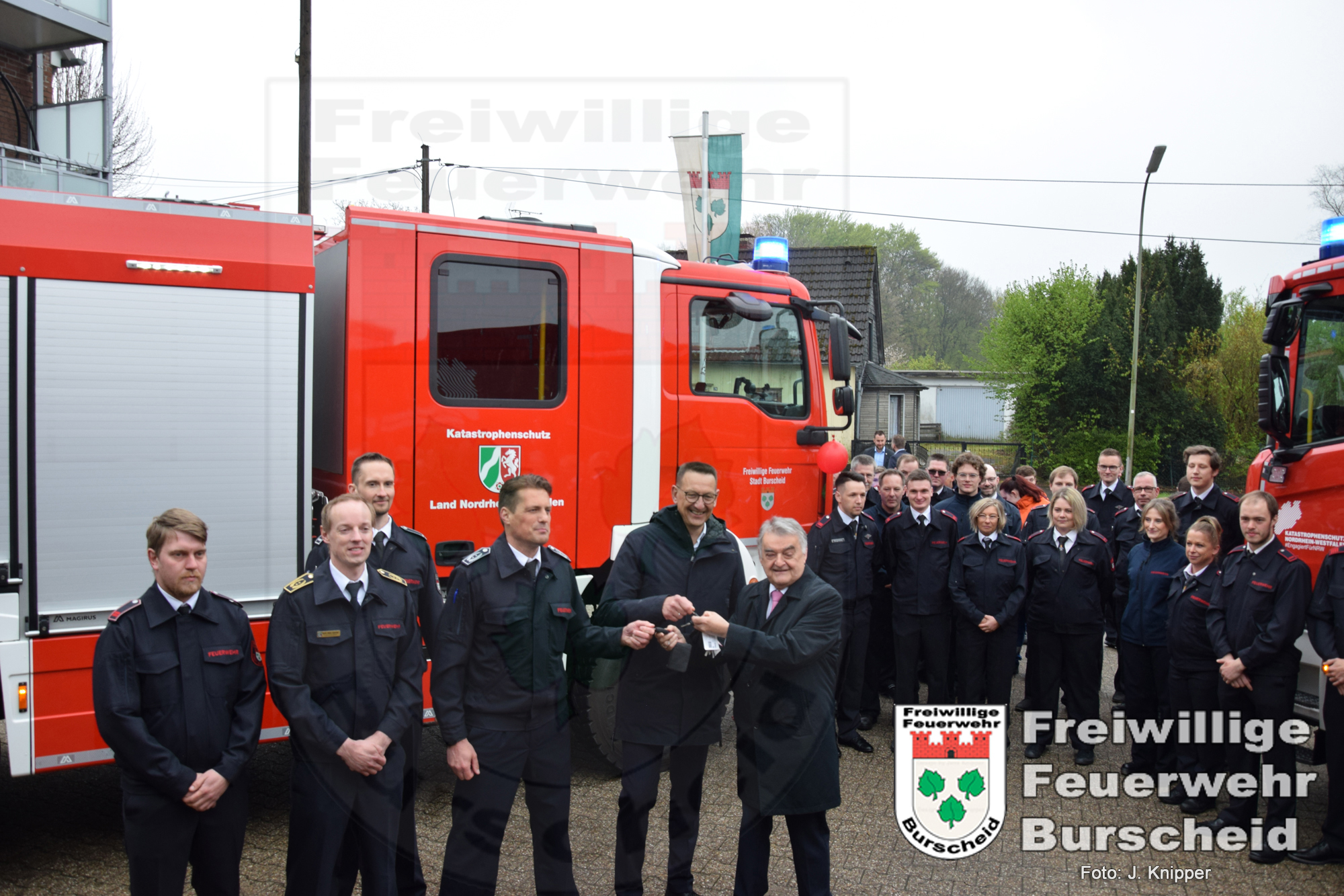 Zwei neue Fahrzeuge für Burscheider Feuerwehr